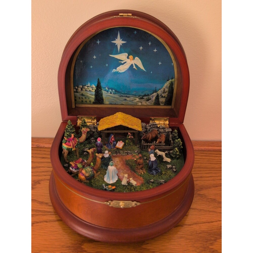DANBURY MINT "The Nativity" Music Box, Plays "SILENT NIGHT", EXCELLENT CONDITION
